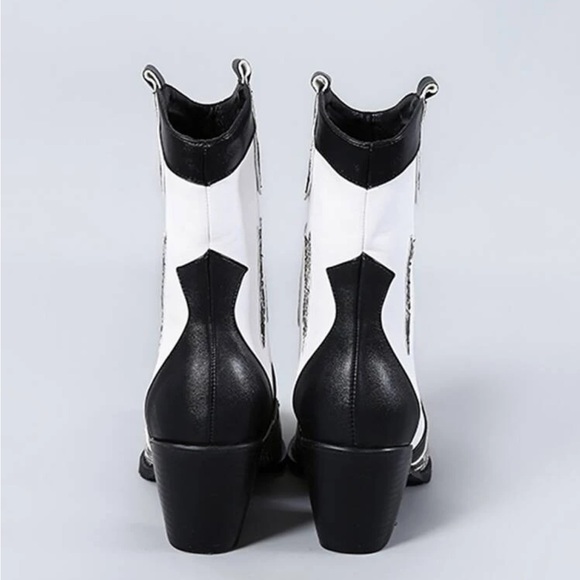 Snakeskin Embossed Western Boots - Picture 3 of 9